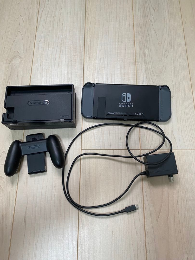 【中古品】Nintendo Switch 本体 グレーとポケモンソードのセット