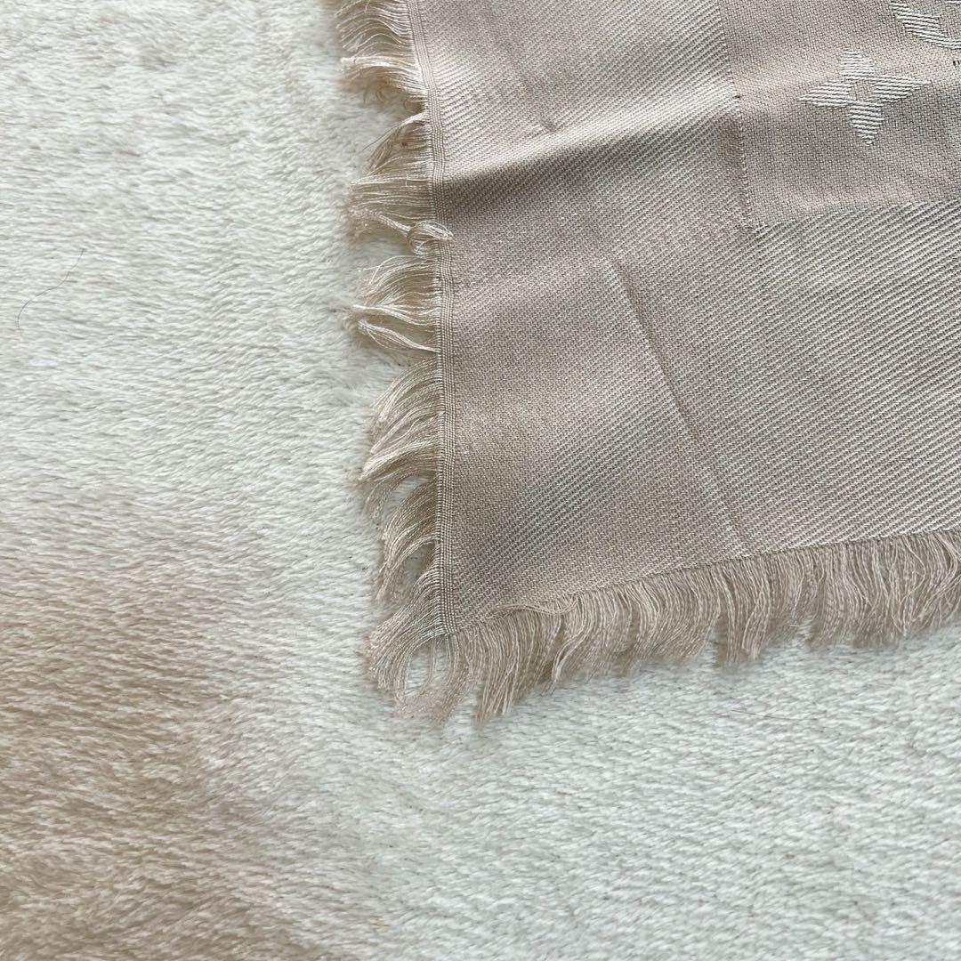 ルイヴィトン モノグラム ショール ストール シルク　ベージュ　大判