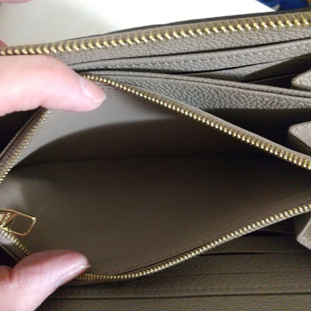 LOUIS VUITTON アンプラント ジッピーウォレット
