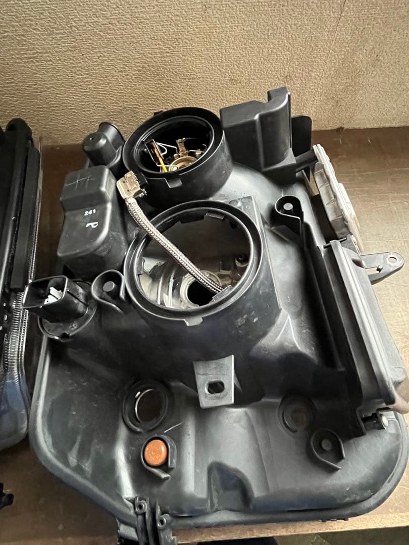 スズキ純正エブリィDA17Wの左右ヘッドライトユニットセット　中古品