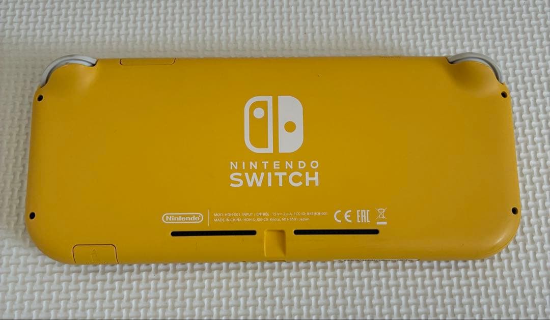 Nintendo Switch lite イエロー　ケース付き