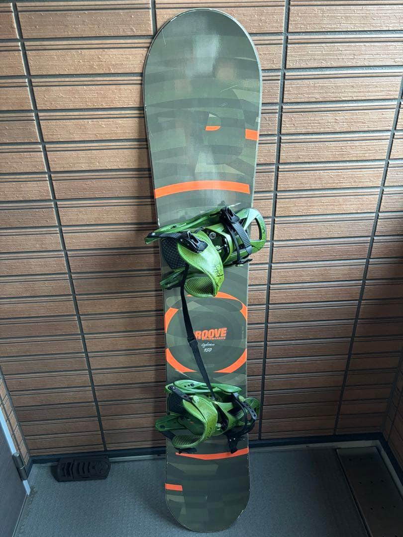 スノーボード GROOVE 158cmビンディング付き/ケース付き