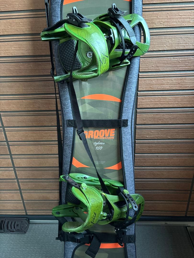 スノーボード GROOVE 158cmビンディング付き/ケース付き