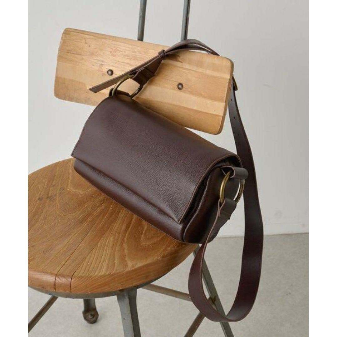 入手困難　BEARDSLEY　ショルダーバッグ　ボディーバック　ビアズリー