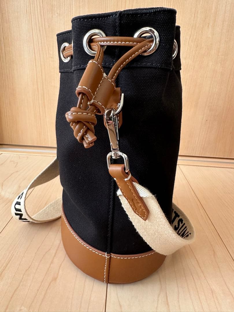 MAISON KITSUNE コントゥアフォックスバケットバッグ