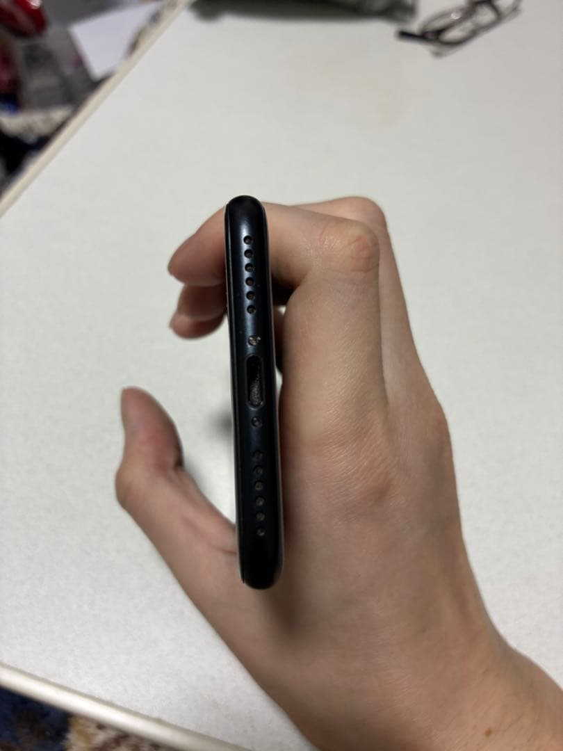 Apple iPhone SE3 第3世代　64GB