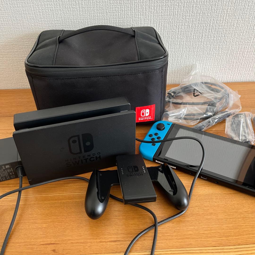 任天堂 Switch 本体