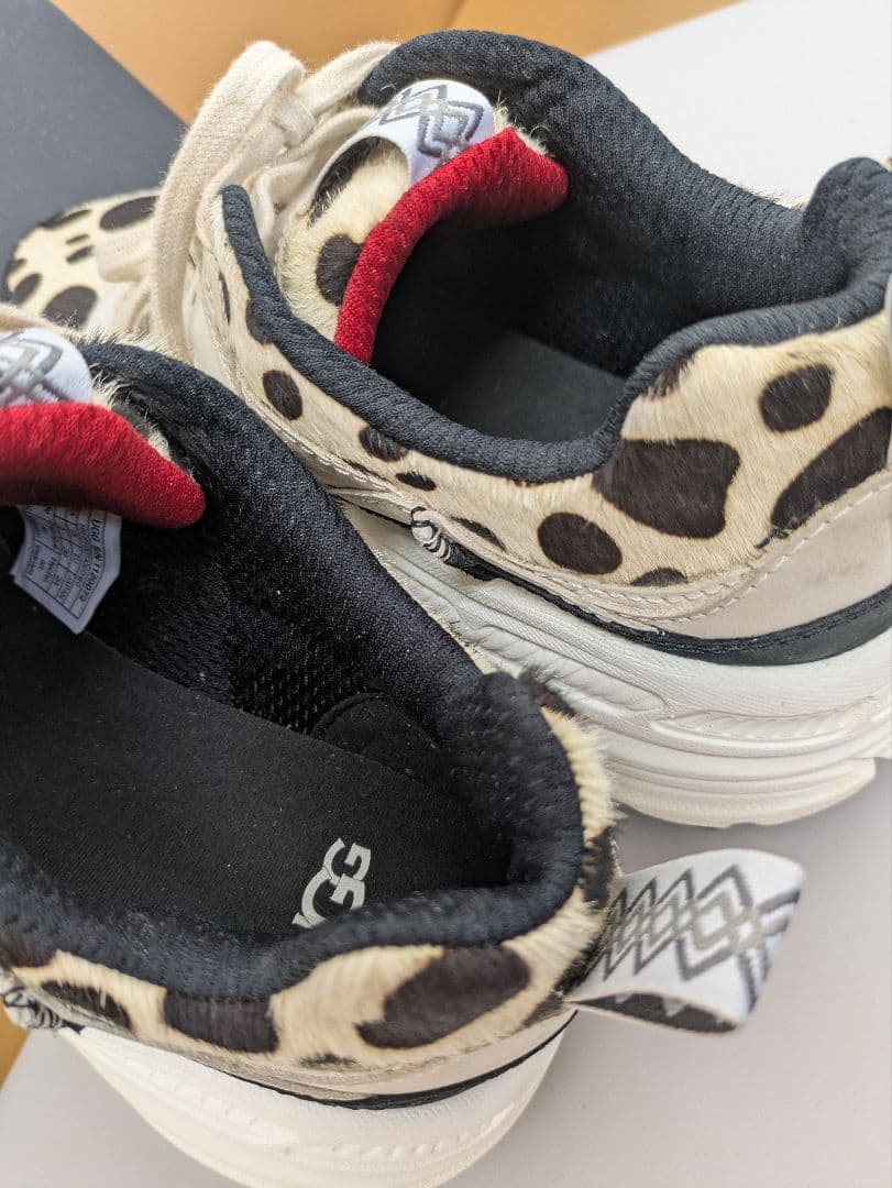 UGG×Atmos コラボ スニーカー