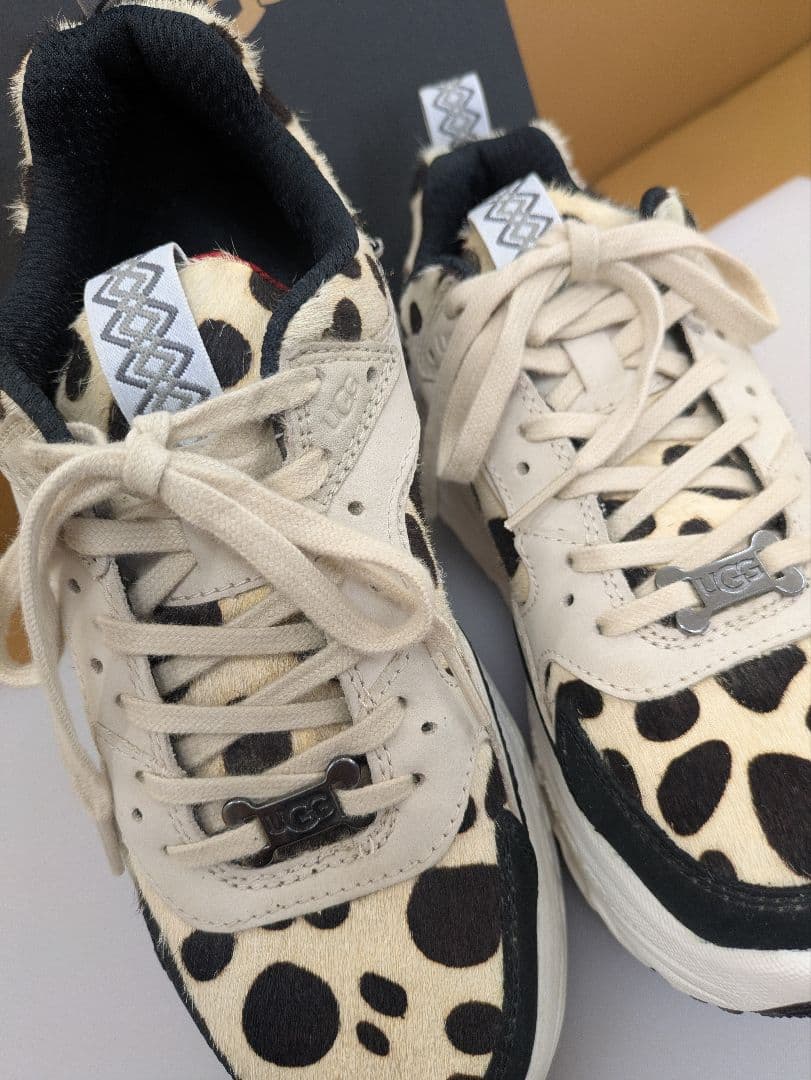 UGG×Atmos コラボ スニーカー