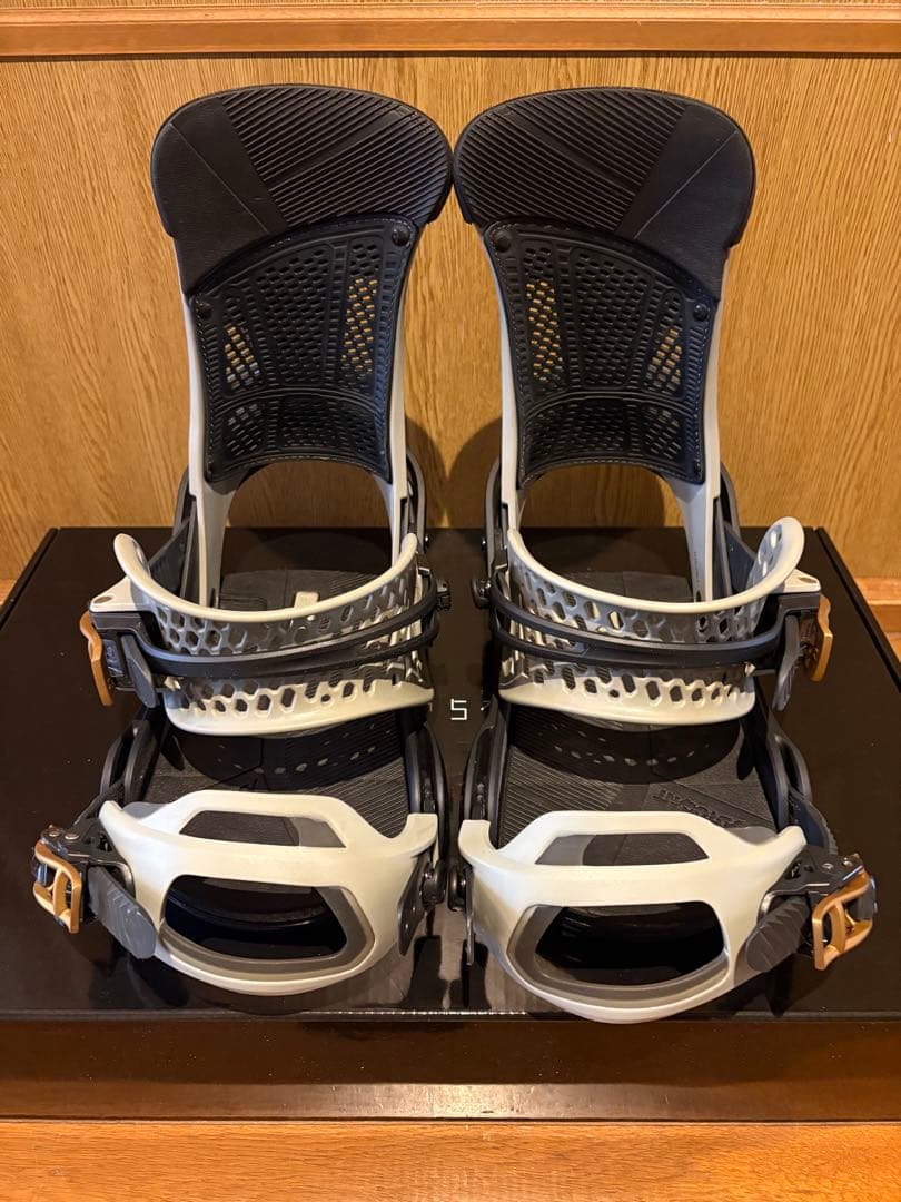 激安【美品】BURTON MALAVITA Lサイズ　バートン　マラビータ