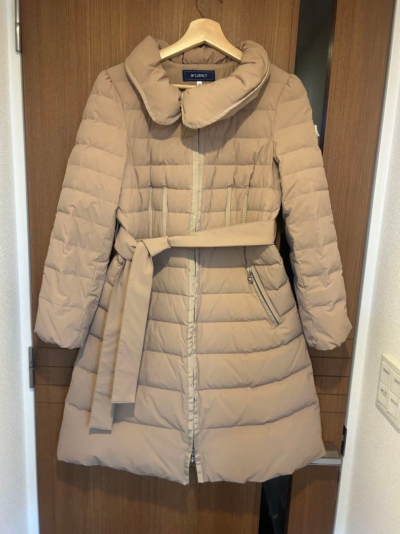 エムズグレイシー　ベージュ　ダウン　ロングコート　リボンつき　レッキスファー