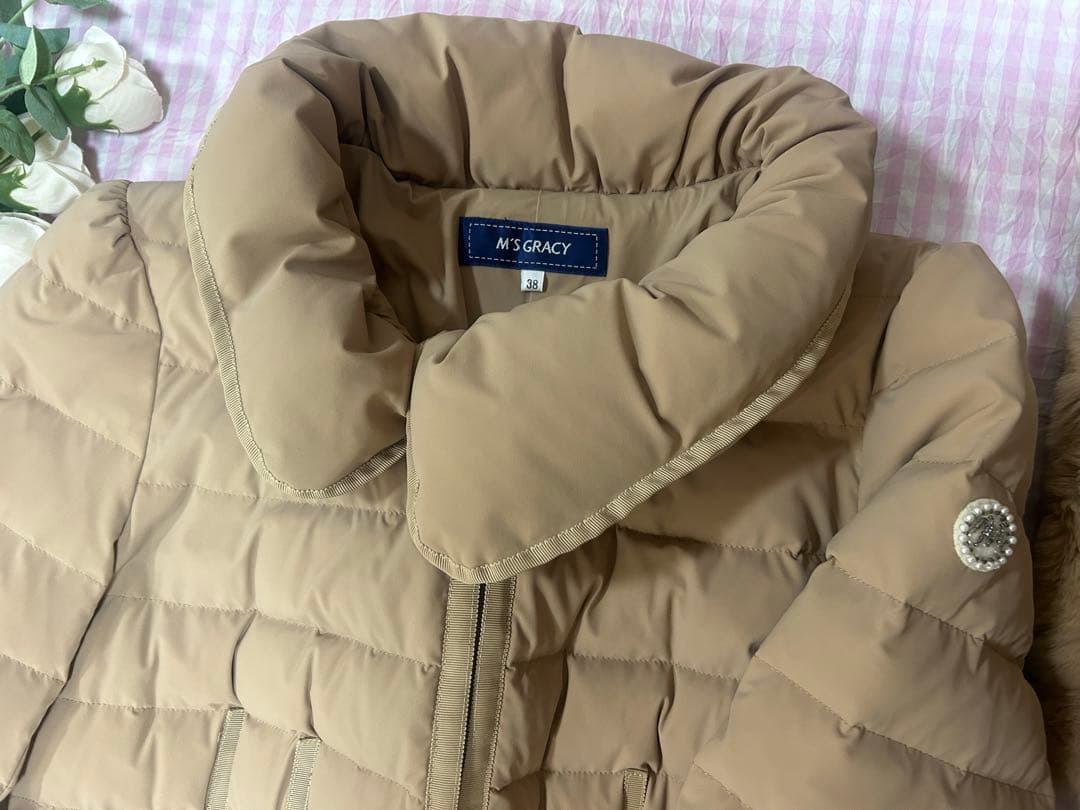 エムズグレイシー　ベージュ　ダウン　ロングコート　リボンつき　レッキスファー