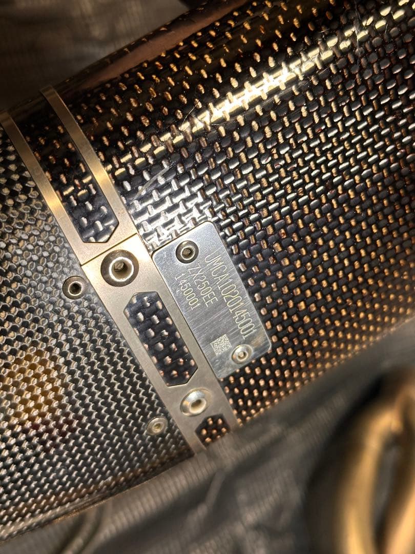 Akrapovic Ninja ZX-25R用フルエキゾーストマフラー