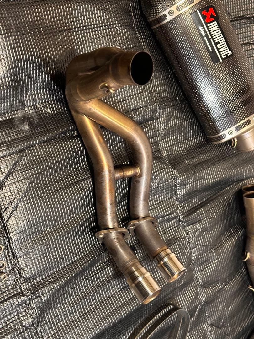 Akrapovic Ninja ZX-25R用フルエキゾーストマフラー