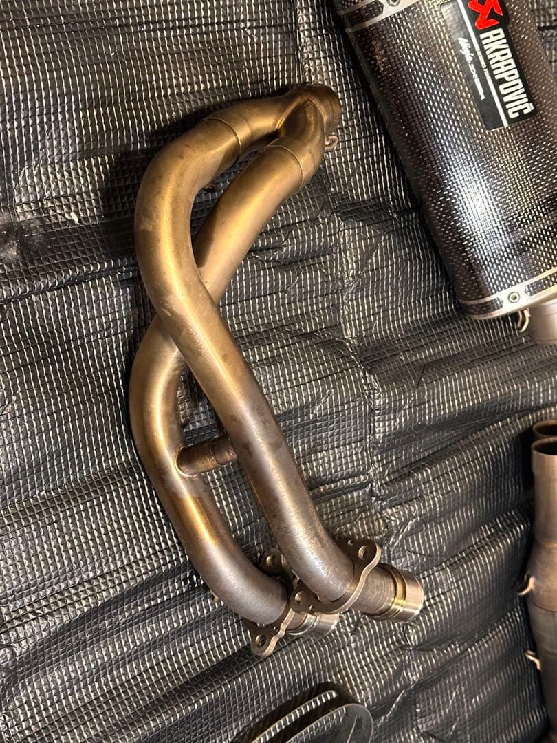 Akrapovic Ninja ZX-25R用フルエキゾーストマフラー