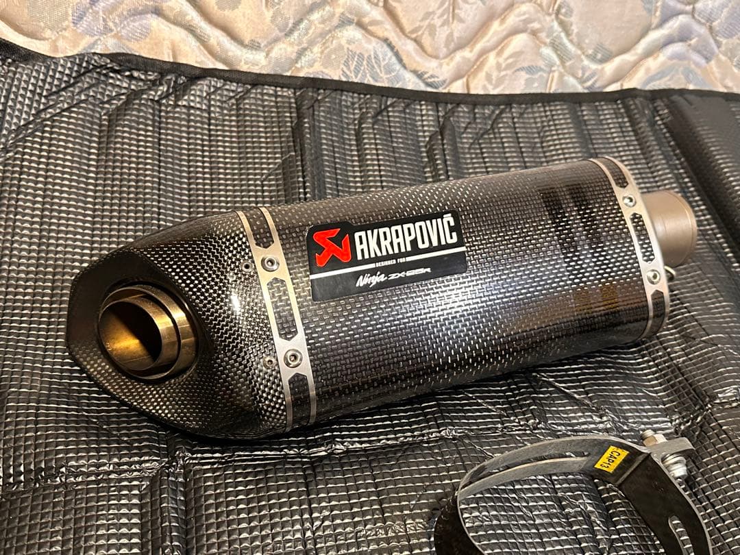 Akrapovic Ninja ZX-25R用フルエキゾーストマフラー