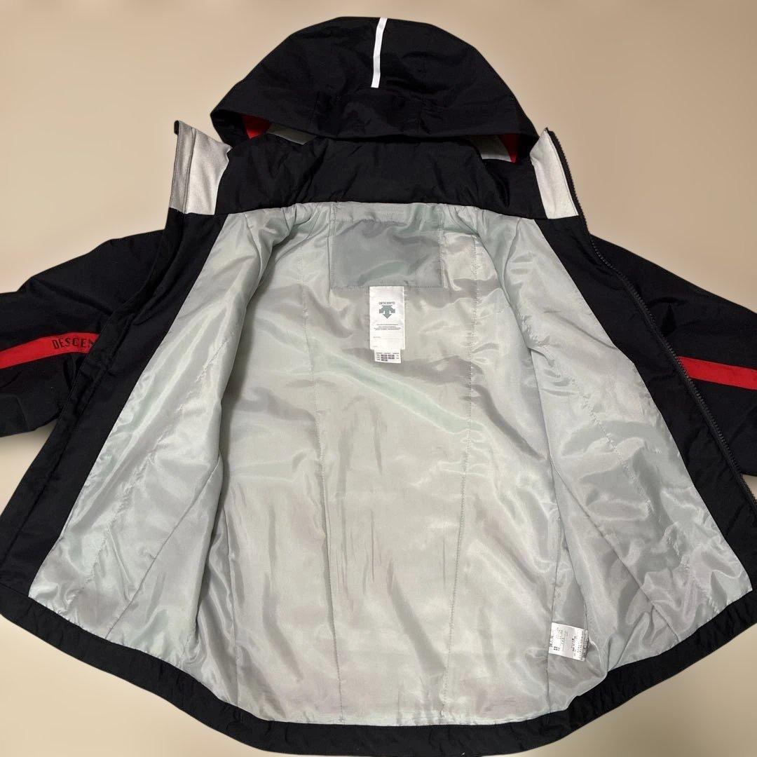 子供用スキーウェア 黒/赤　デサント　上下　140cm