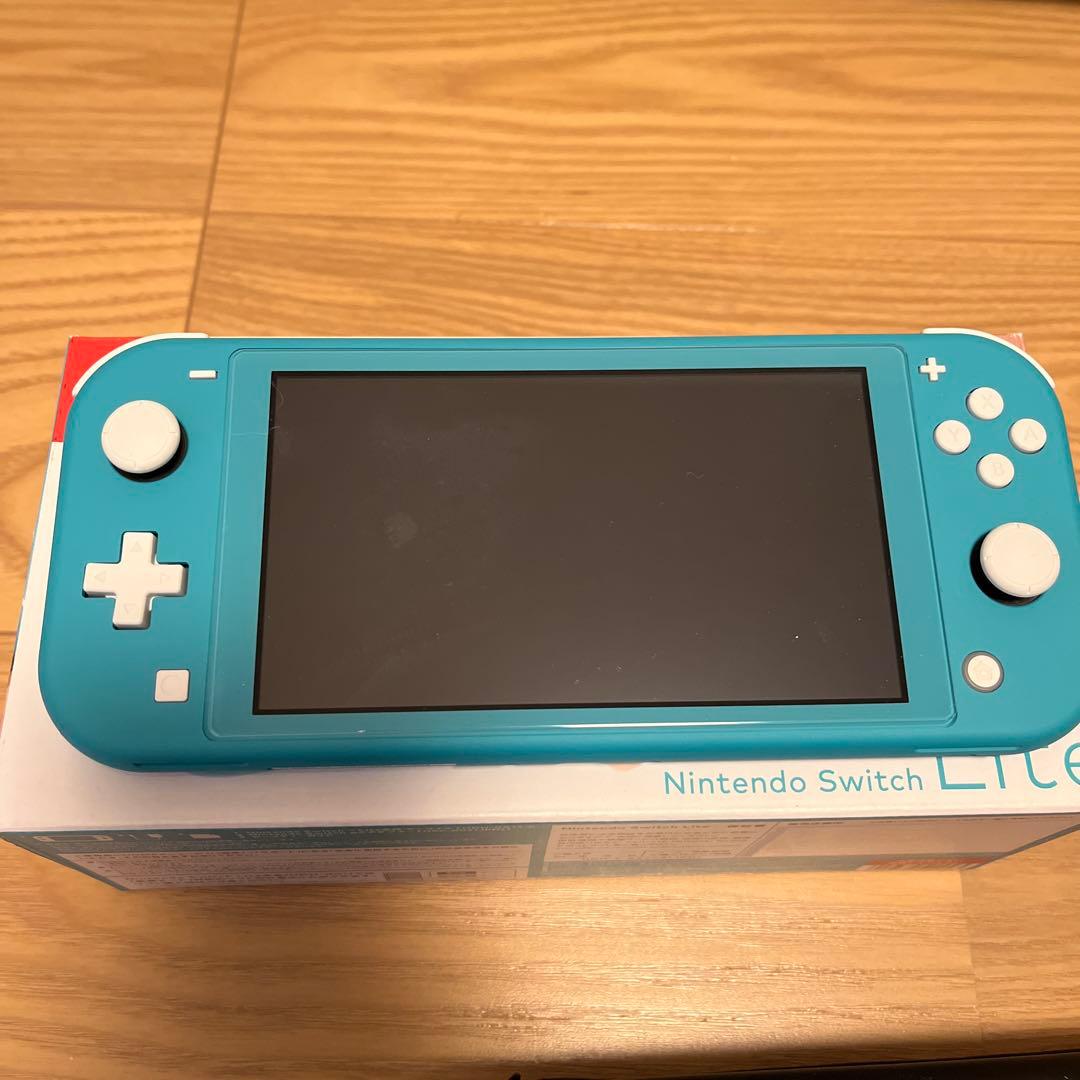 【未使用品】Switch Lite 本体+ドラゴンクエストⅢソフト+ケース