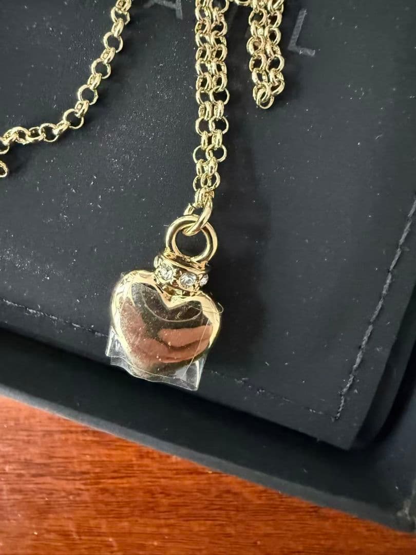 CHANEL ゴールド ハート型ネックレス 新品同様