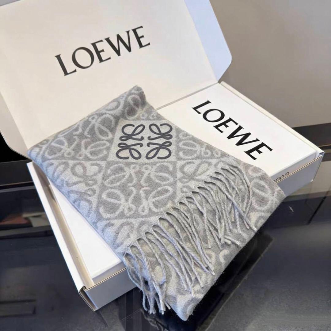 【LOEWE】ロゴ刺繍付き フリンジマフラー（ライトグレー）