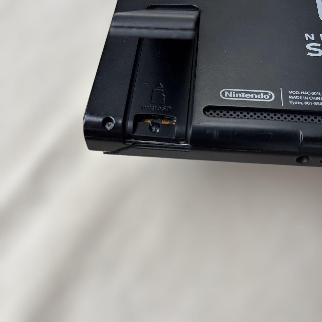 Nintendo Switch (ケースに割れあり)