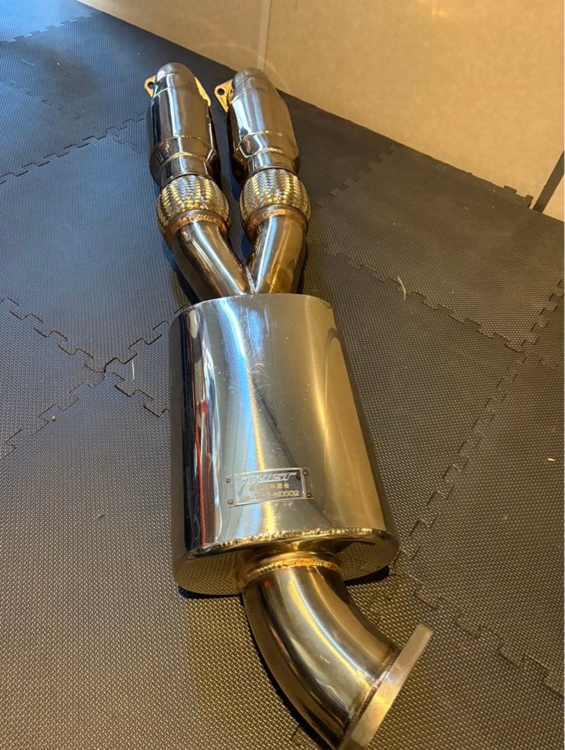 ルーク様　R35 GTR フロントキャタライザー