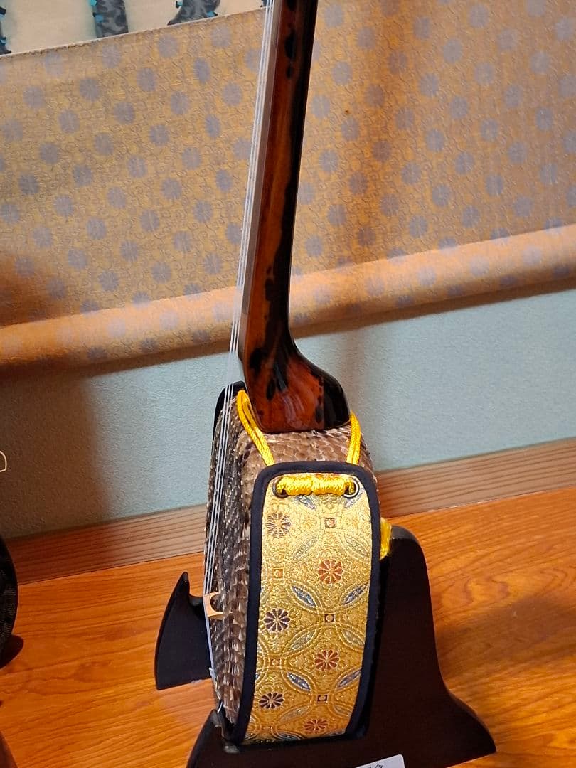 与那城三線　八重山黒木　銘苅春政作