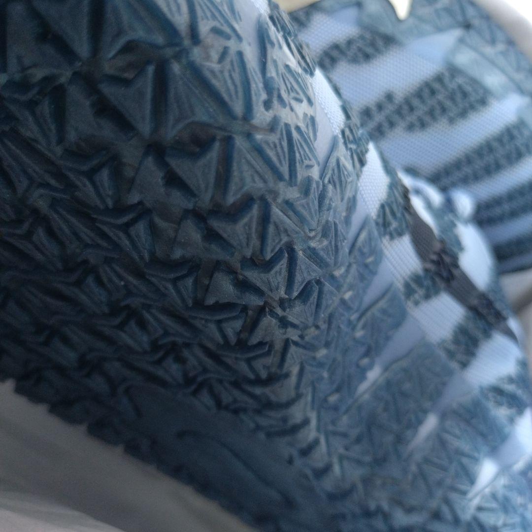 新品未使用　　　新作　ジャ3　　２８．５cm