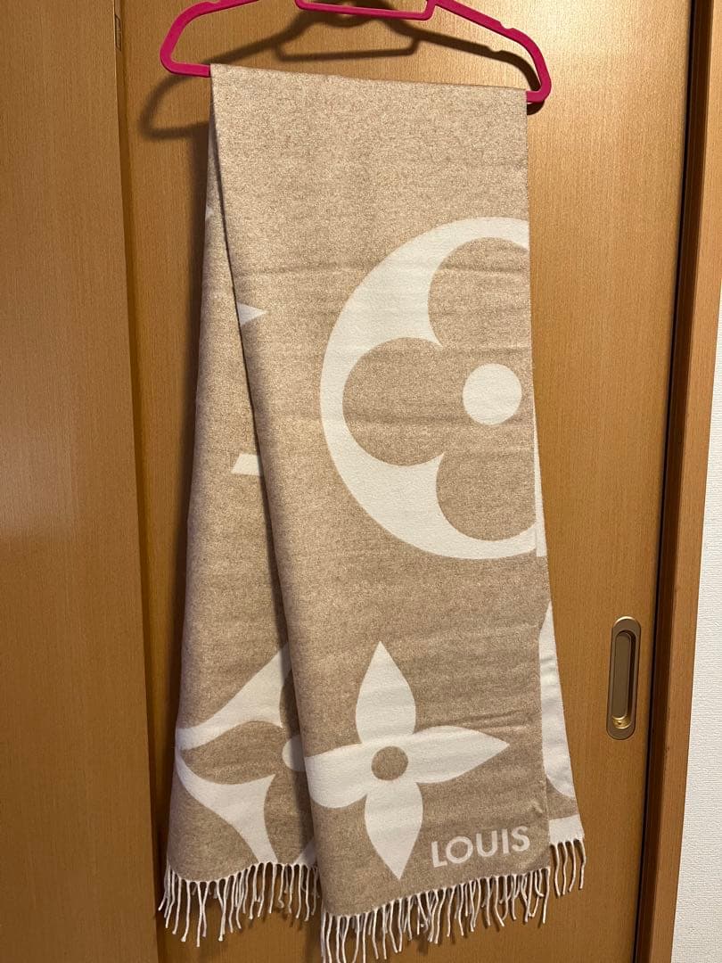 LOUIS VUITTON フラワーモチーフマフラー