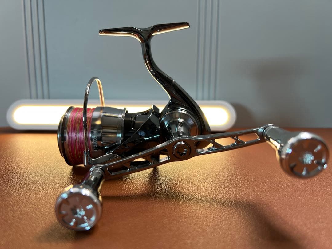 お特品！【未使用】ダイワ スピニングリール 22イグジスト LT2500S-XH