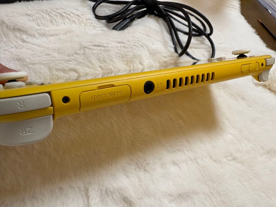 Nintendo Switch Lite イエロー ジャンク品(充電器付き)