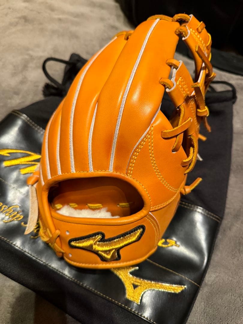 ミズノプロ　直営店限定　硬式内野手用グラブ