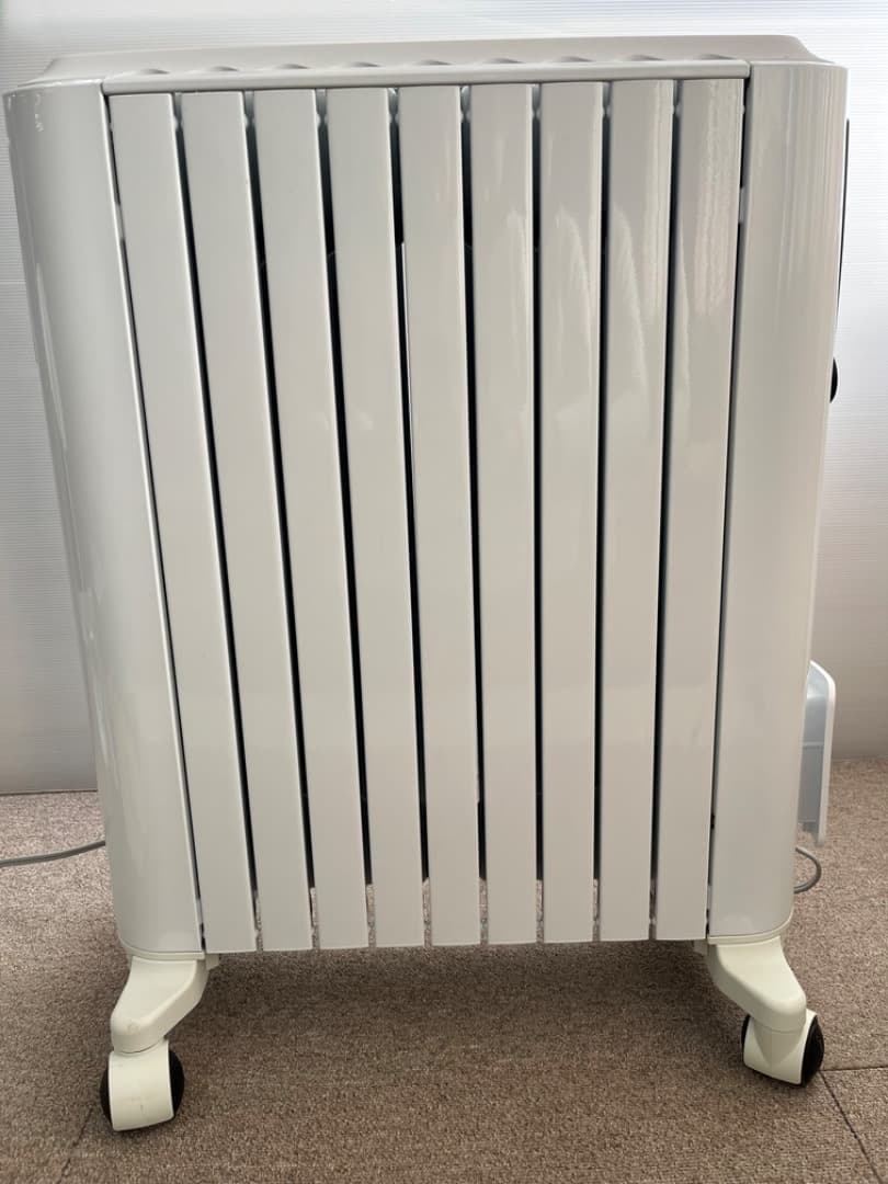 n*i様 デロンギオイルヒーターRHJ65L0915