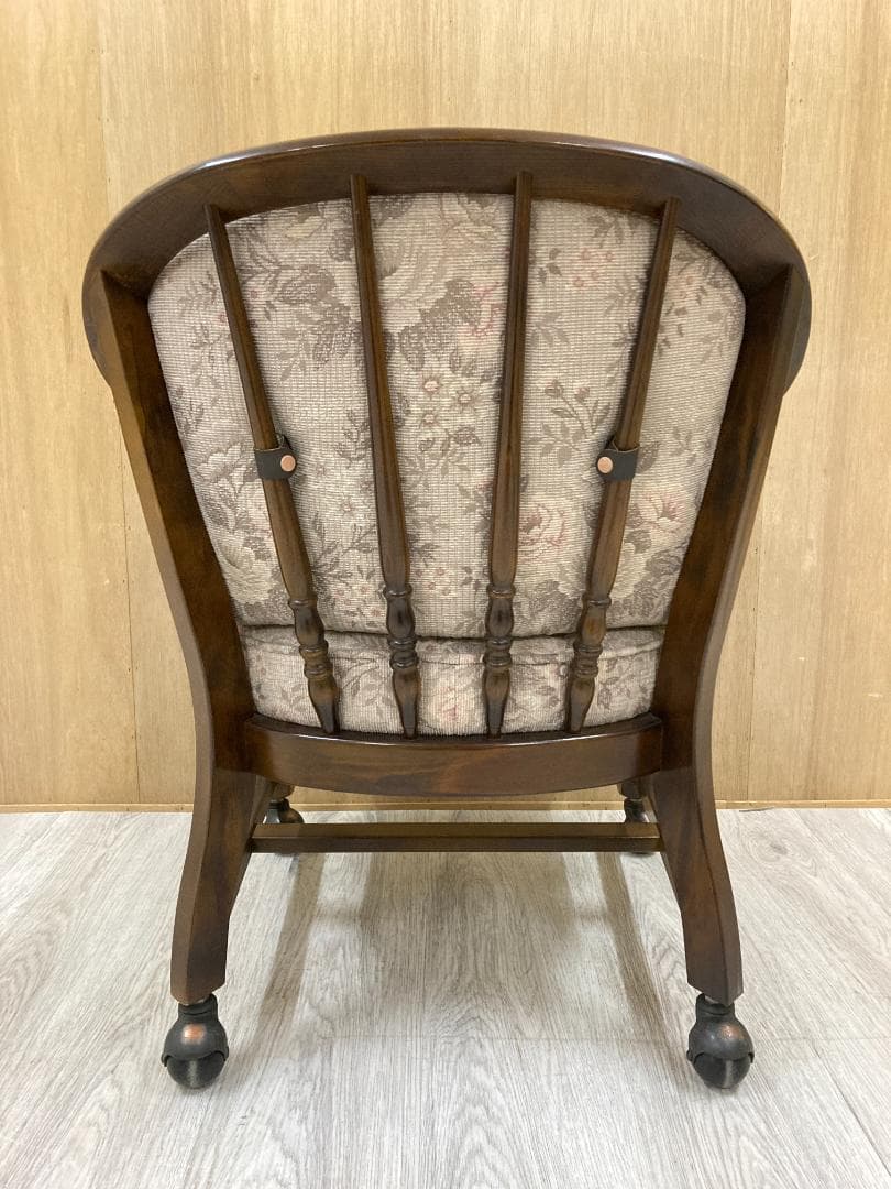 【カリモク】ダイニングチェア 　コロニアル 　キャスター付き　アームチェア　C