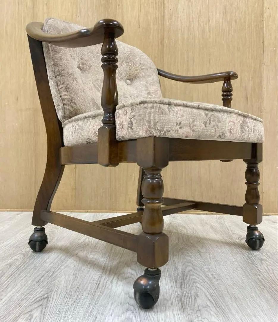 【カリモク】ダイニングチェア 　コロニアル 　キャスター付き　アームチェア　C