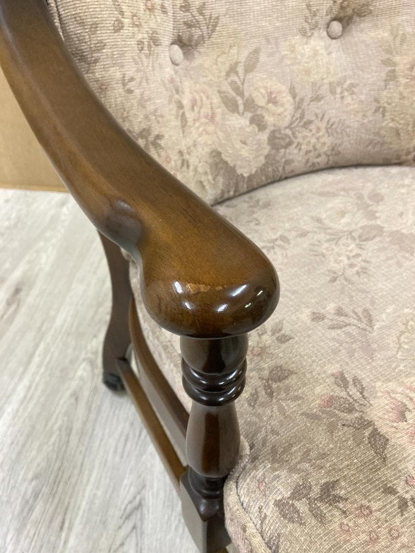 【カリモク】ダイニングチェア 　コロニアル 　キャスター付き　アームチェア　C