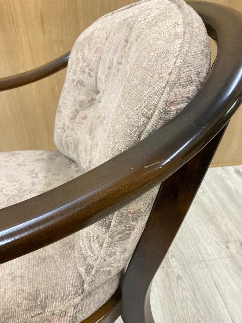 【カリモク】ダイニングチェア 　コロニアル 　キャスター付き　アームチェア　C