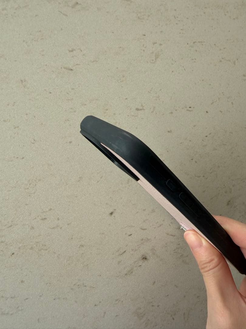 正規品 Prada iphone 15 pro max ケース　ピンク