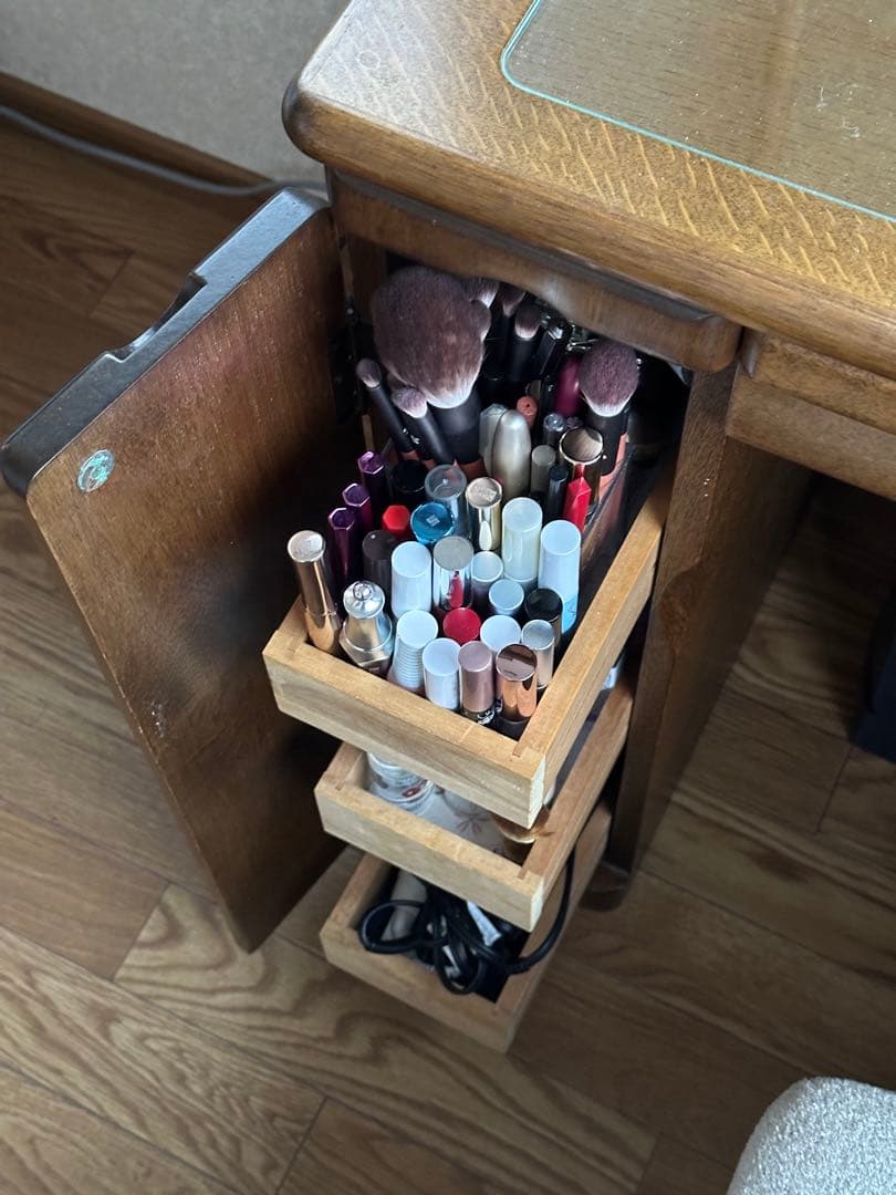 【みー】木製ドレッサー オーバルミラー付きコンセント付き　セット