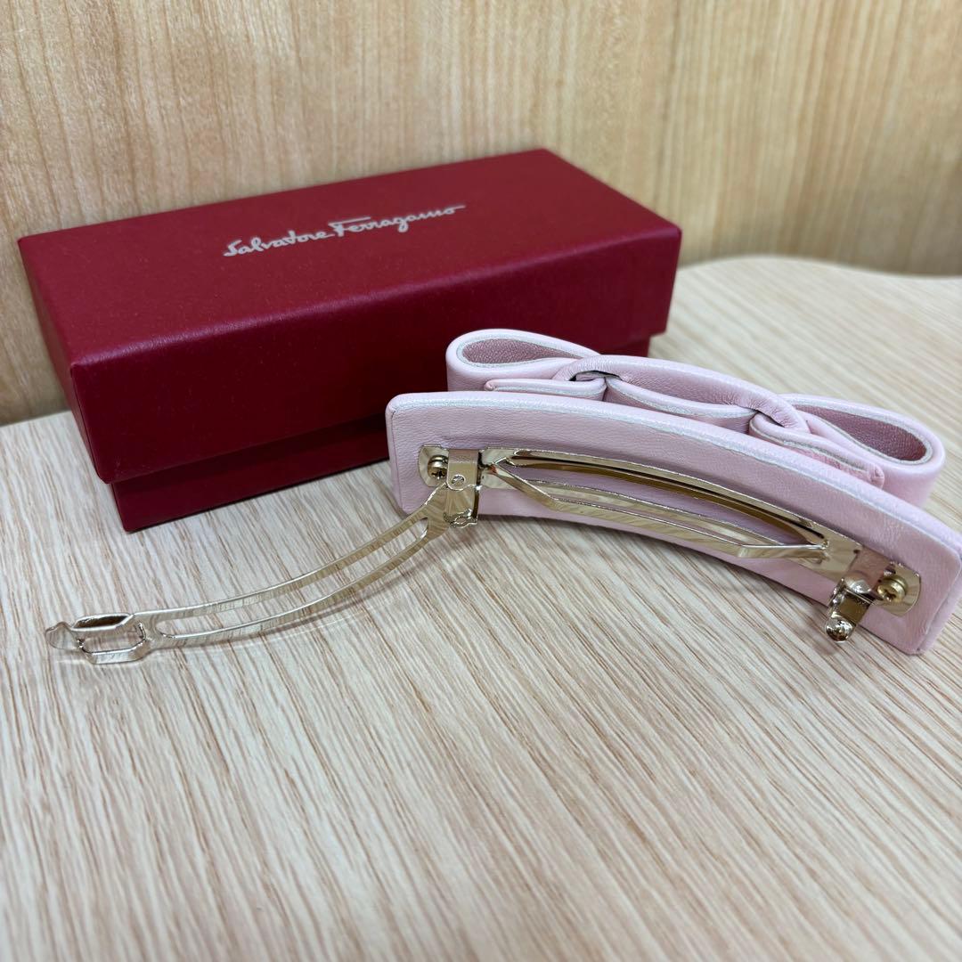 フェラガモ　バレッタ　ヴァラリボン　ピンク【箱付】