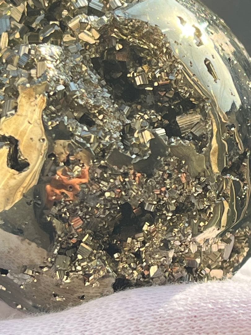 ペルー ワンサラ鉱山産 パイライト（黄鉄鉱）エッグ 約245ｇ たまご型 台座付