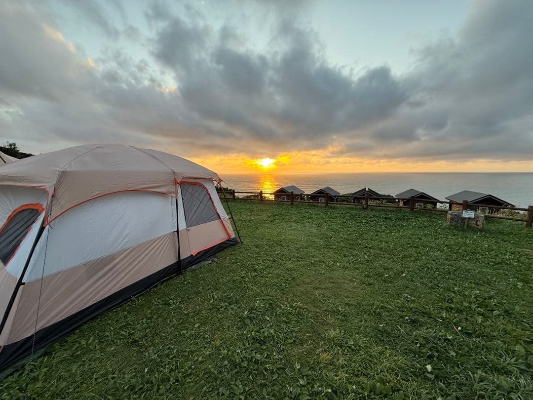 ベージュ ドーム型キャンプテント 6〜人用