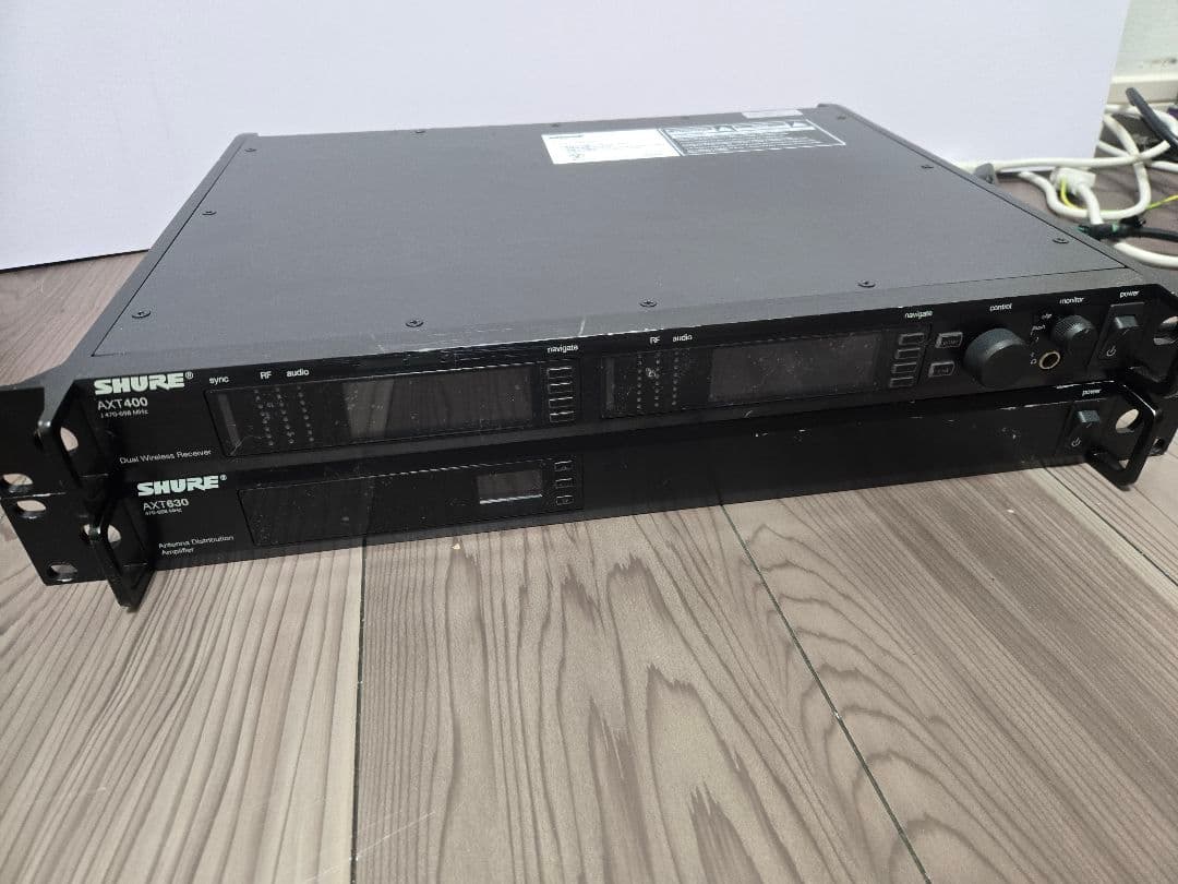 【SHURE】シュアワイヤレス受信機AXT400分配アンプAXT630セット