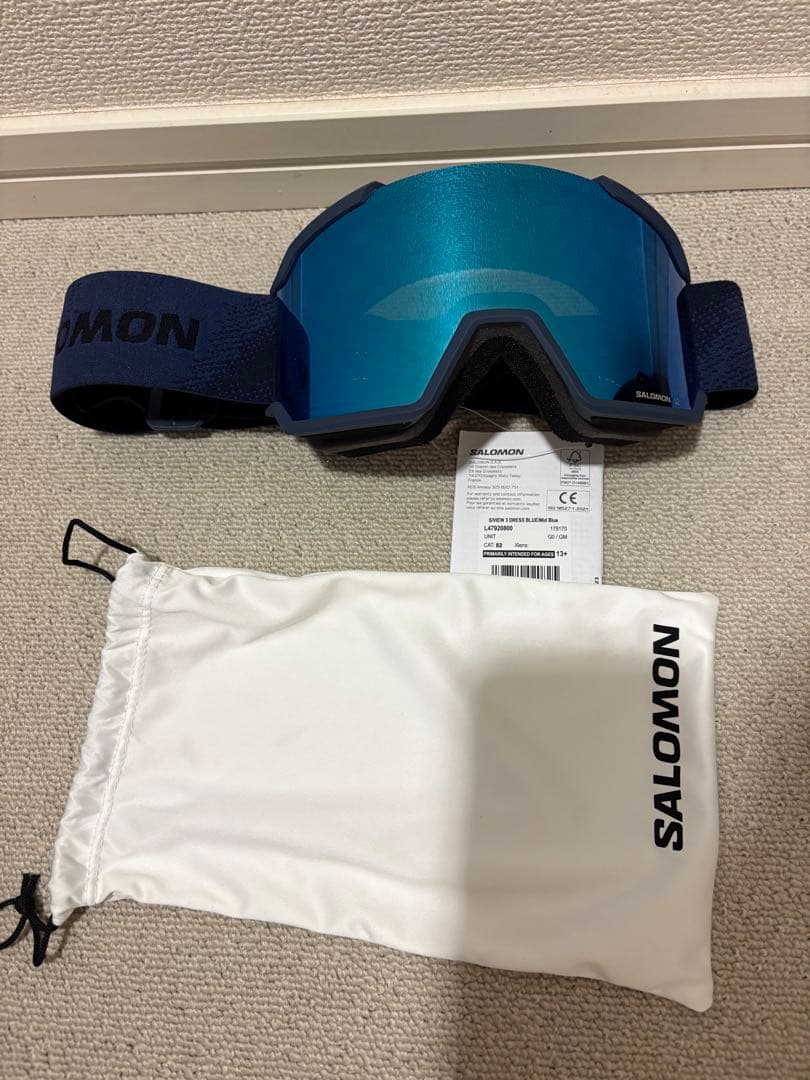 SALOMON スキー　ヘルメット・ゴーグル付き