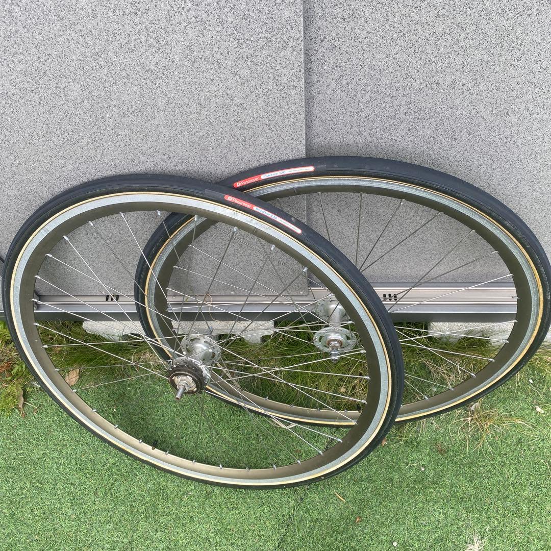 シルバー 完組ホイール ブラックタイヤ