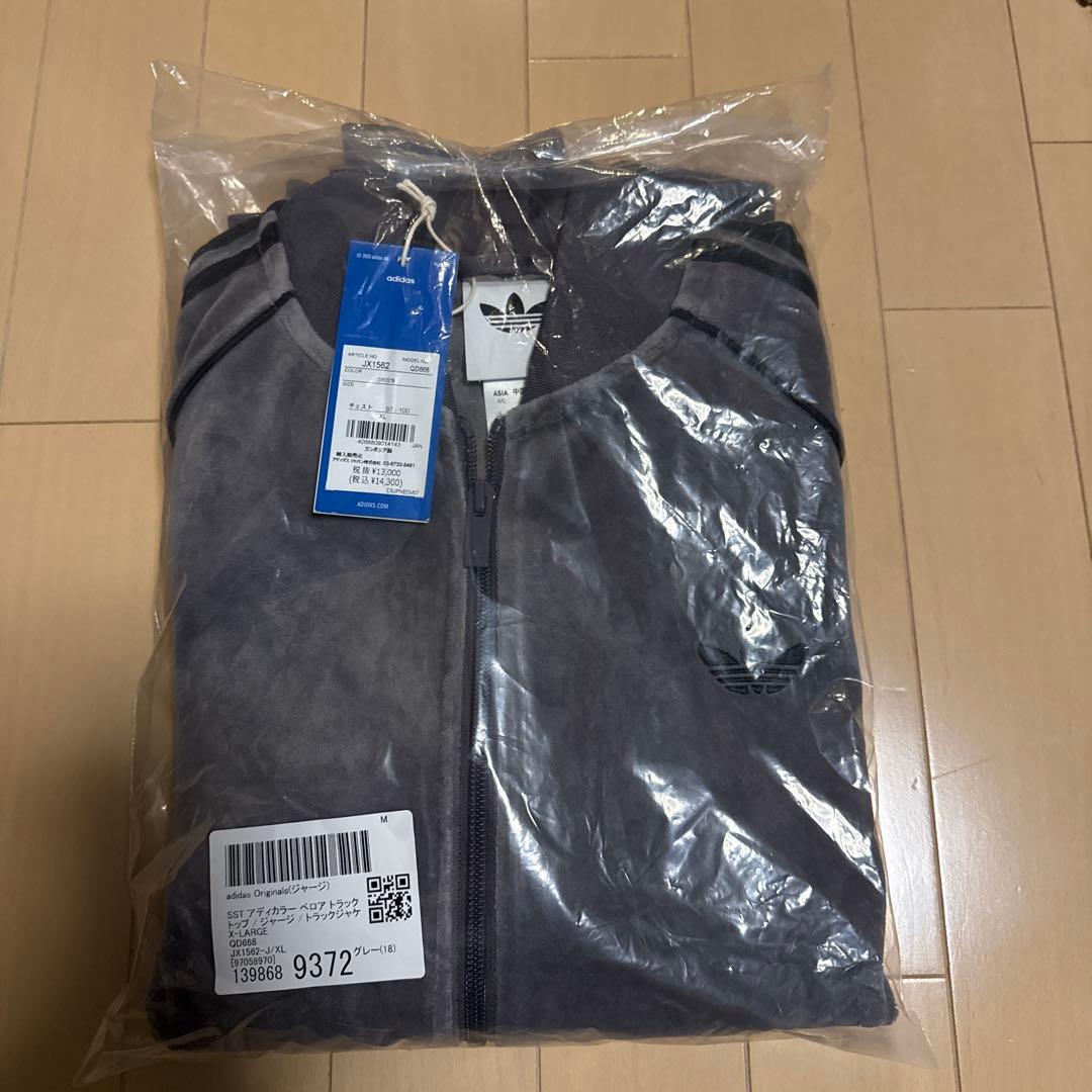 adidas originals SSTアディカラーベロア トラックグレー