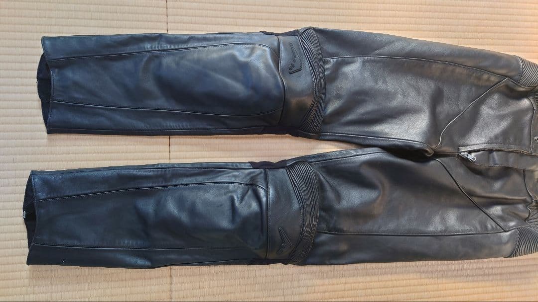 クシタニ レザーパンツ ブラック