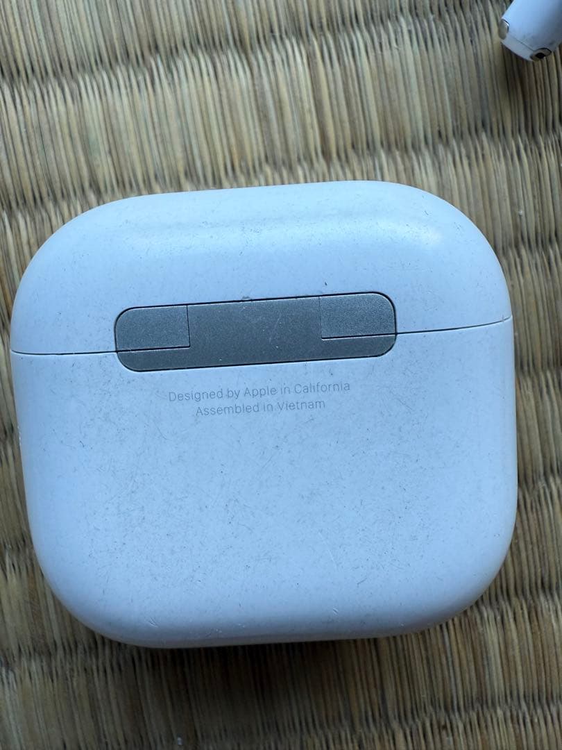 AirPods 4 ノイキャンなし　本体