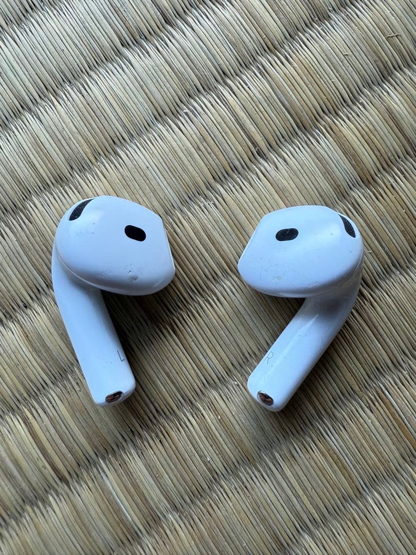 AirPods 4 ノイキャンなし　本体