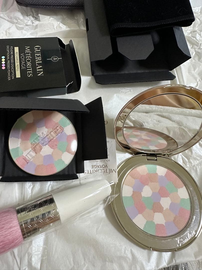 値下げ！新品未使用！メテオリットパウダー & ブラシセット。（四点あります）